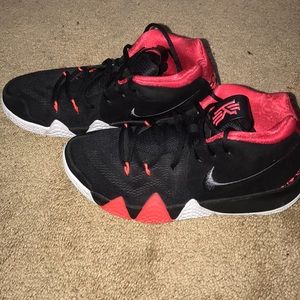 Nike Kyrie 4 Shoes